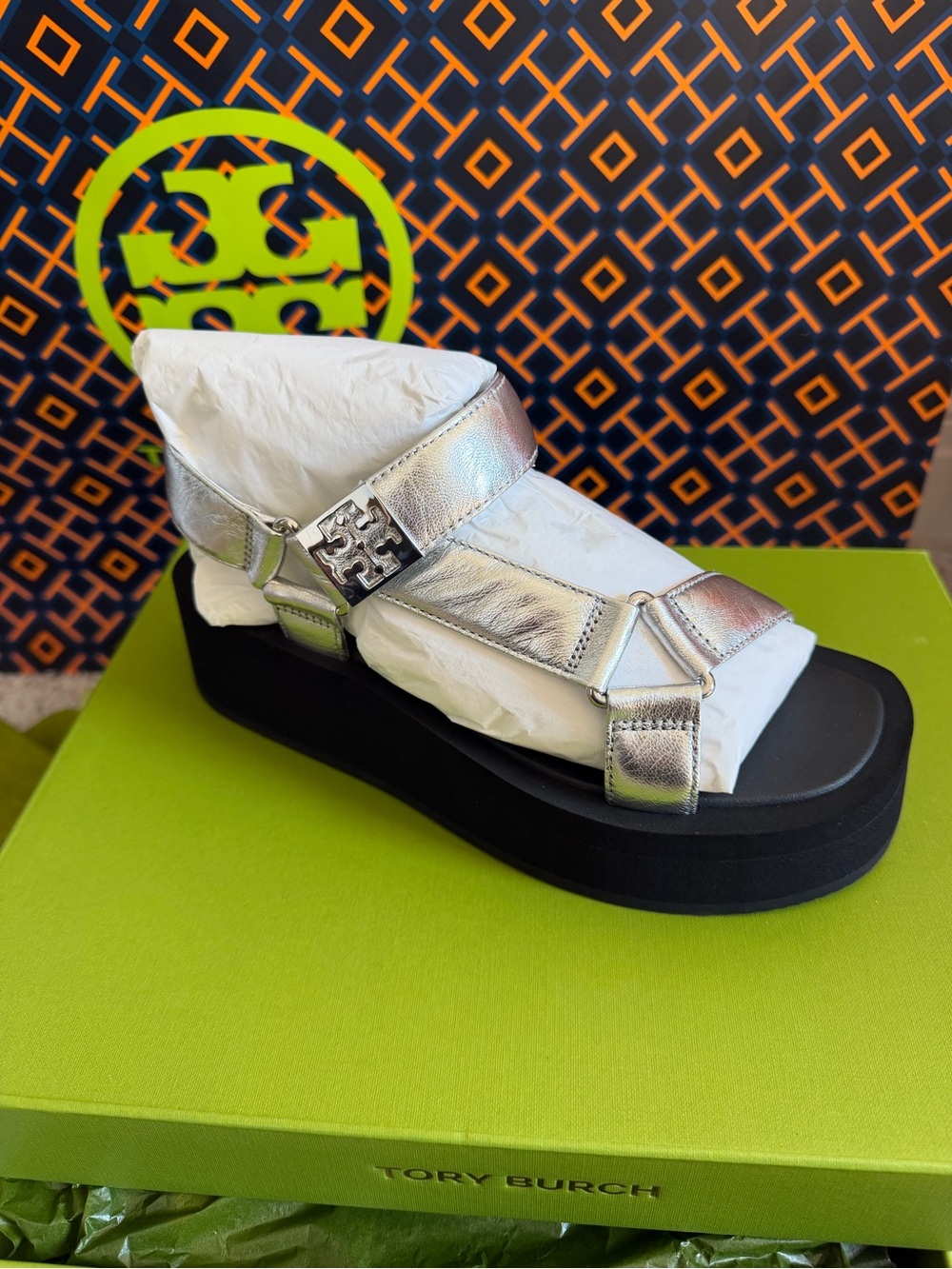 Tory Burch Mellow Platform Sandal Crinkle Metallic Leather Size 6 Silver Black